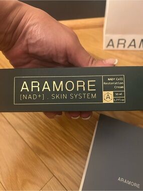 NWT ARAMORE restoration skin cream.